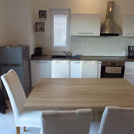 Antonija Apartments With Pool 비오그라드나모루 객실 사진