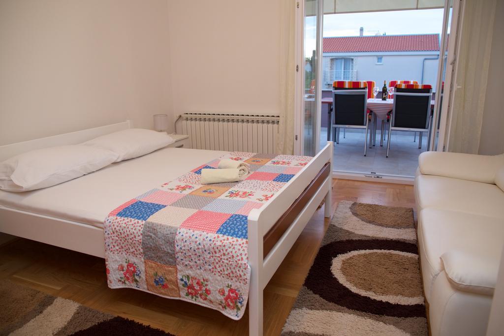 Antonija Apartments With Pool 비오그라드나모루 외부 사진