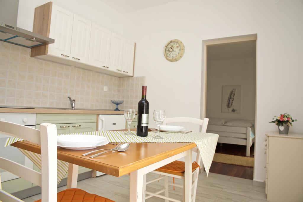 Antonija Apartments With Pool 비오그라드나모루 외부 사진