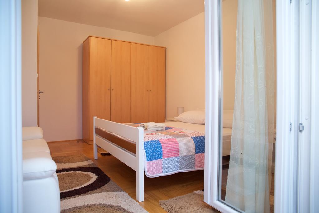 Antonija Apartments With Pool 비오그라드나모루 외부 사진