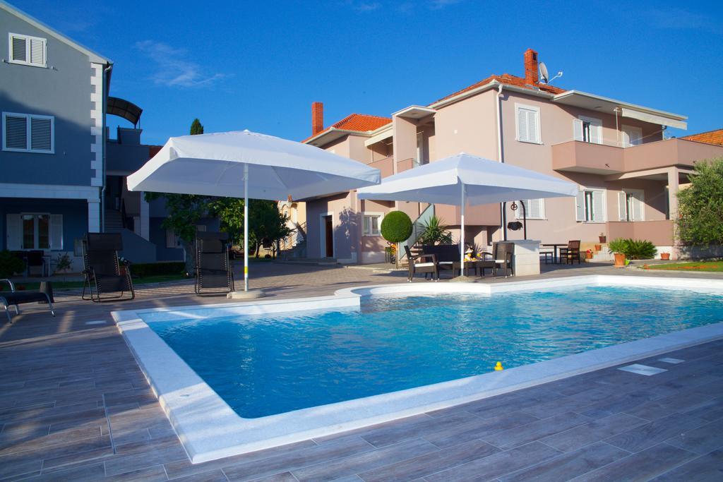 Antonija Apartments With Pool 비오그라드나모루 외부 사진