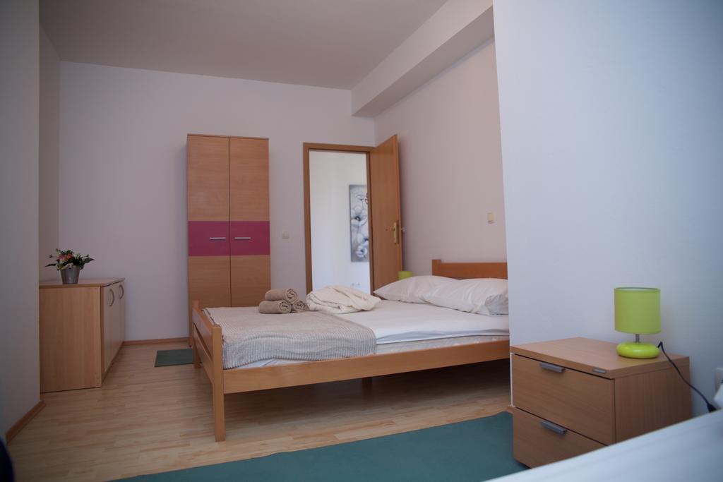 Antonija Apartments With Pool 비오그라드나모루 외부 사진