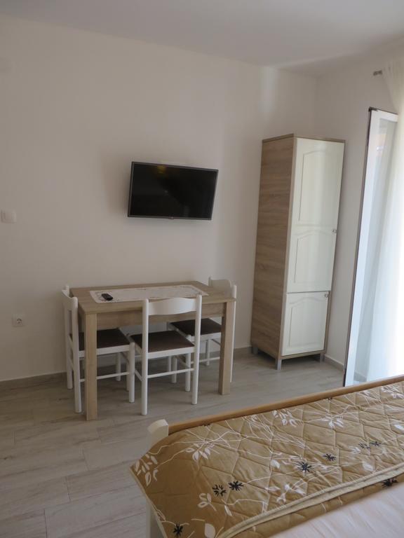Antonija Apartments With Pool 비오그라드나모루 외부 사진