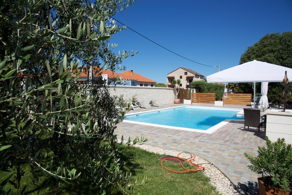 Antonija Apartments With Pool 비오그라드나모루 외부 사진