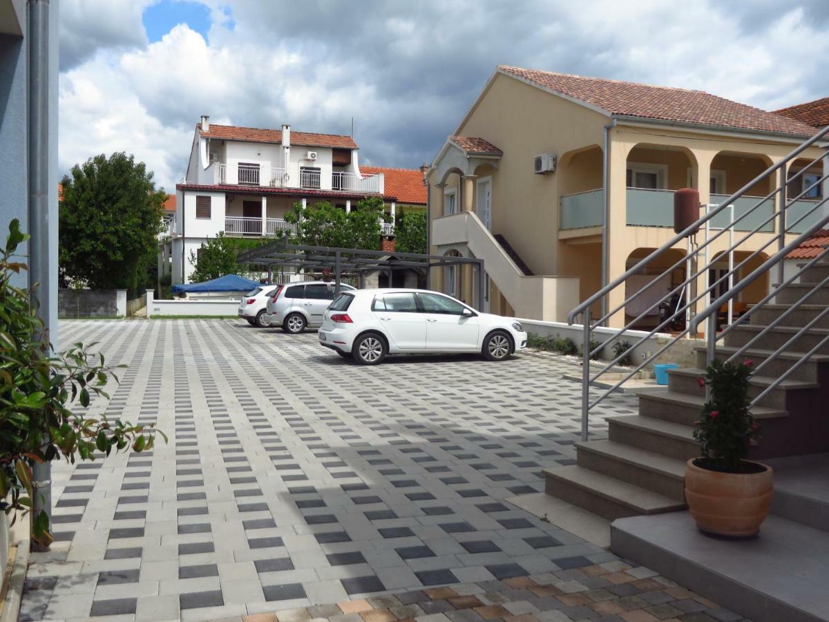 Antonija Apartments With Pool 비오그라드나모루 객실 사진